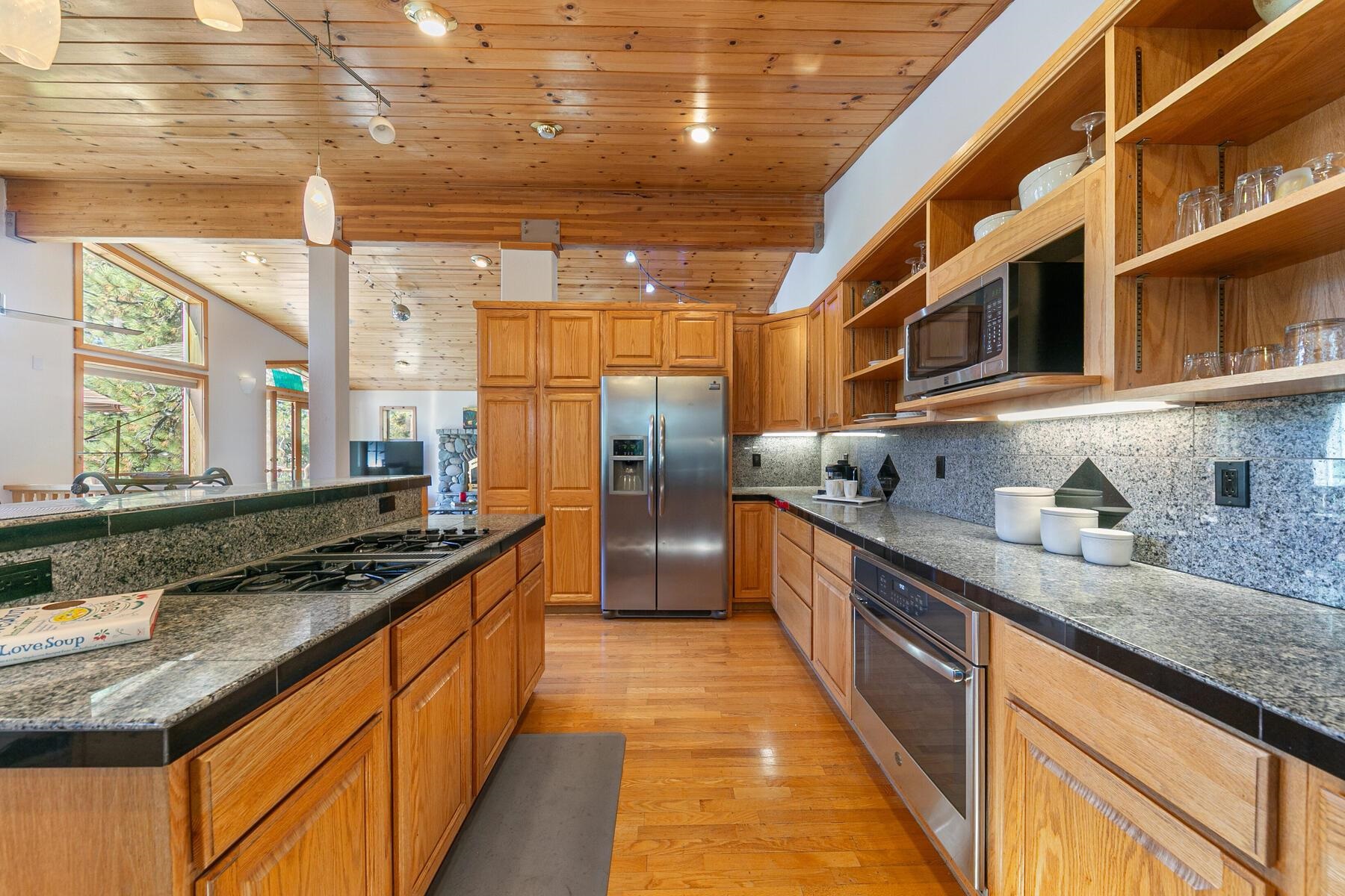 15061 Reed Avenue West Truckee, CA 96161 - Photo 12 of 28 Gallery Image 12