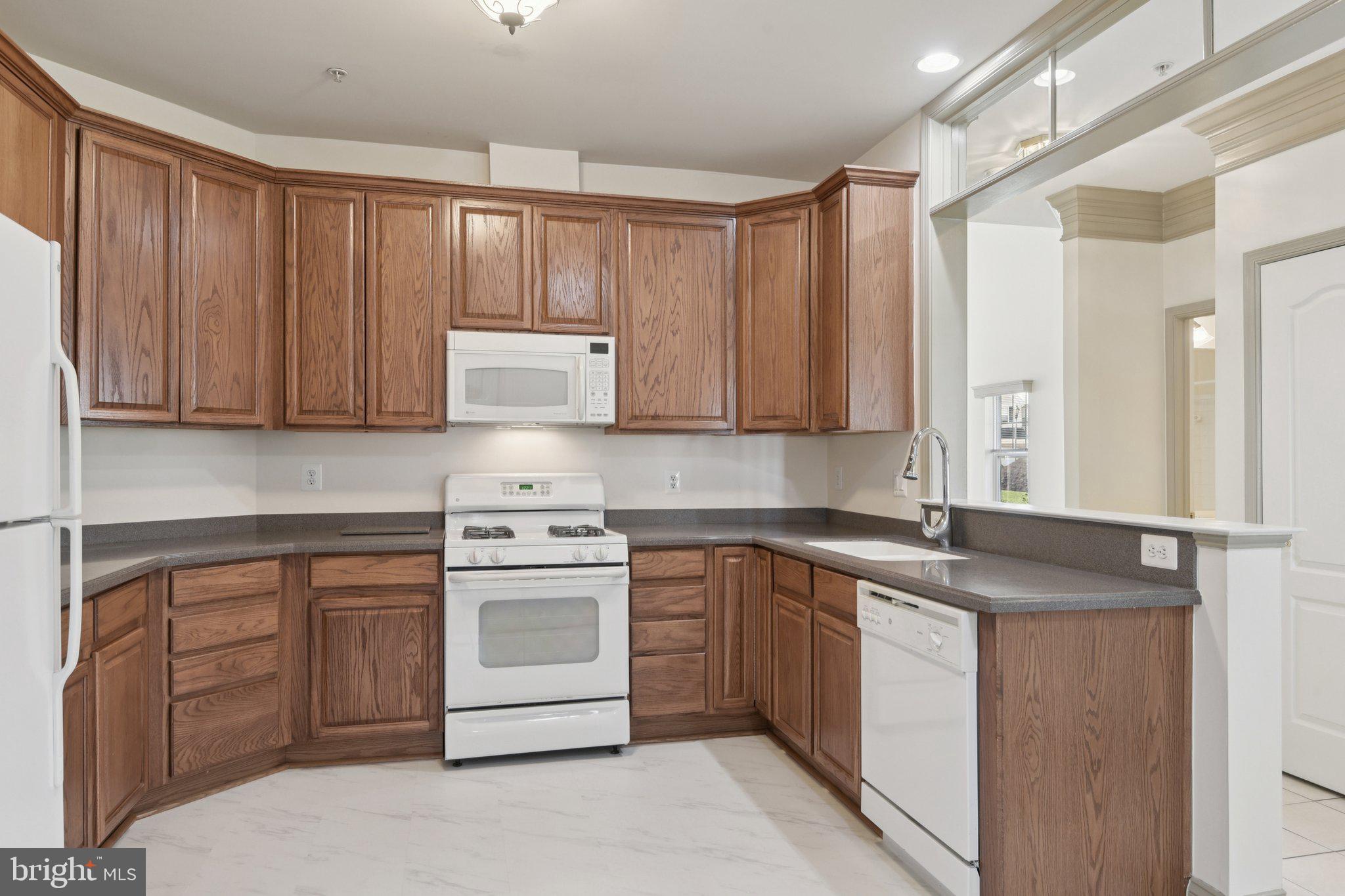 7201 Paperbark Terrace Laurel, MD 20707 - Photo 6 of 58 kitchen, gas cooking