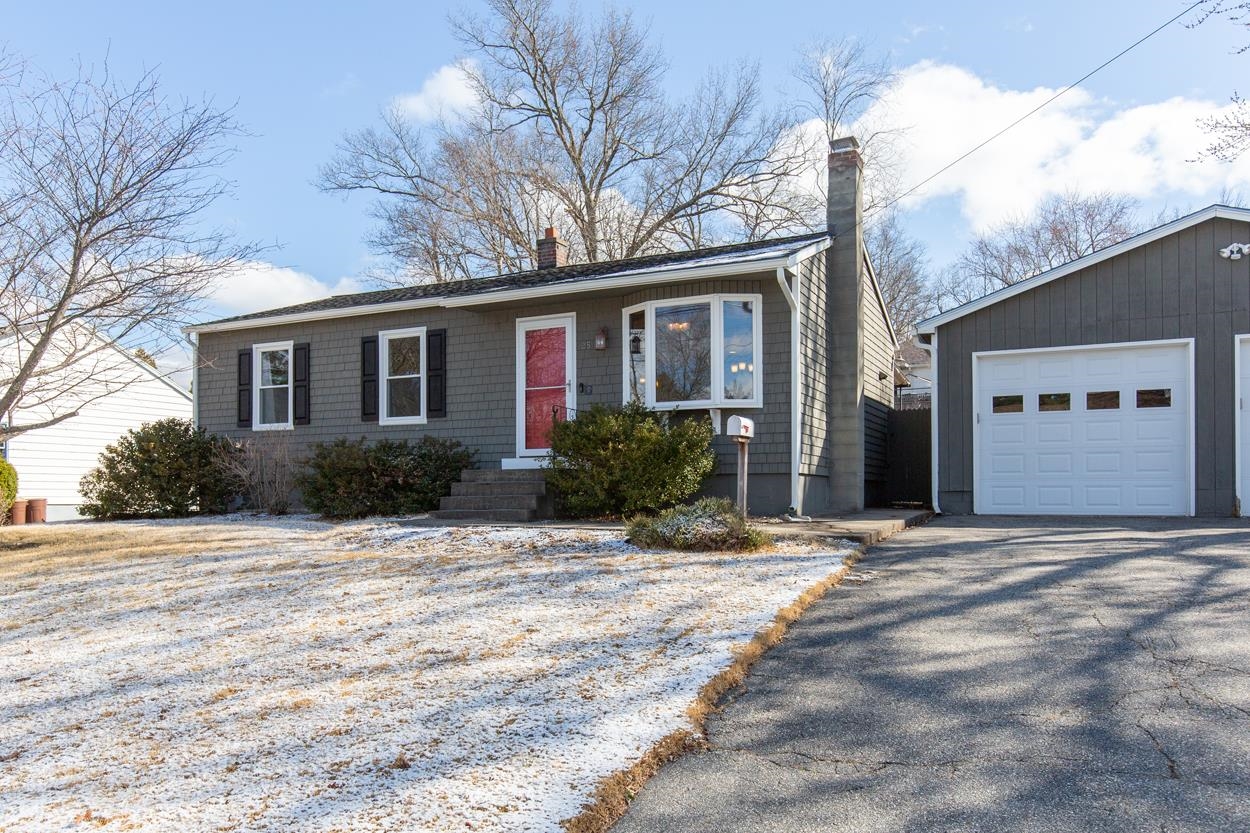 25 Meade Street Nashua, NH 03064 - Photo 4 of 49