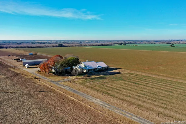 $2,375,000 | 700 County Road 544, Hondo, TX 78861
