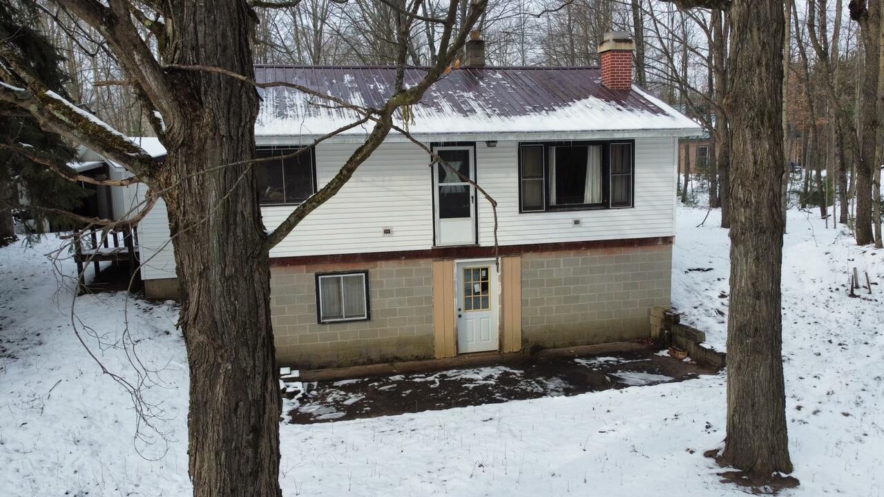 7477 Mcclellan Road Kaleva, MI 49645 - Photo 5 of 65 IMG_3373