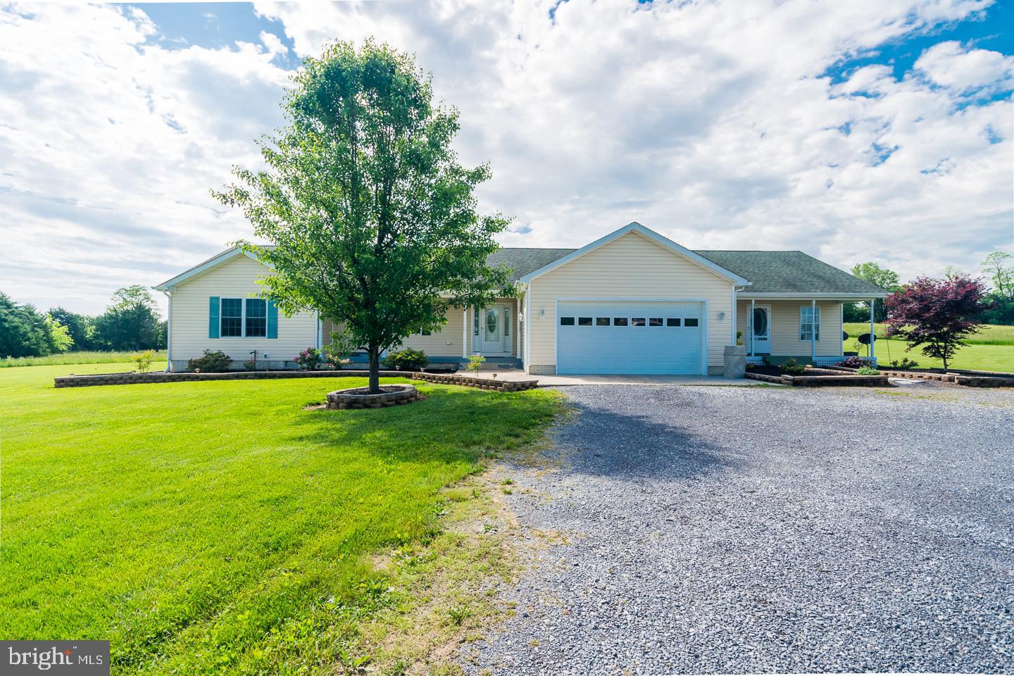 72 Hinton Ridge Lane Kearneysville, WV 25430 - Photo 1 of 40 Front of House