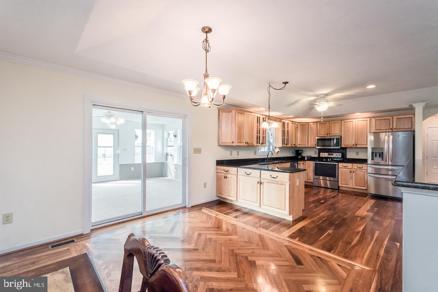 72 Hinton Ridge Lane Kearneysville, WV 25430 - Photo 14 of 40 Dining