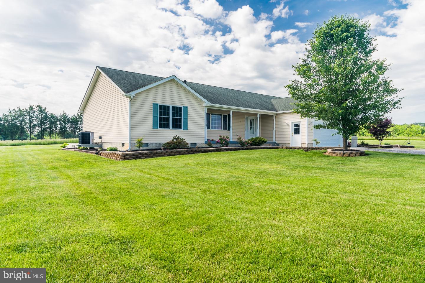 72 Hinton Ridge Lane Kearneysville, WV 25430 - Photo 3 of 40 Gallery Image 3