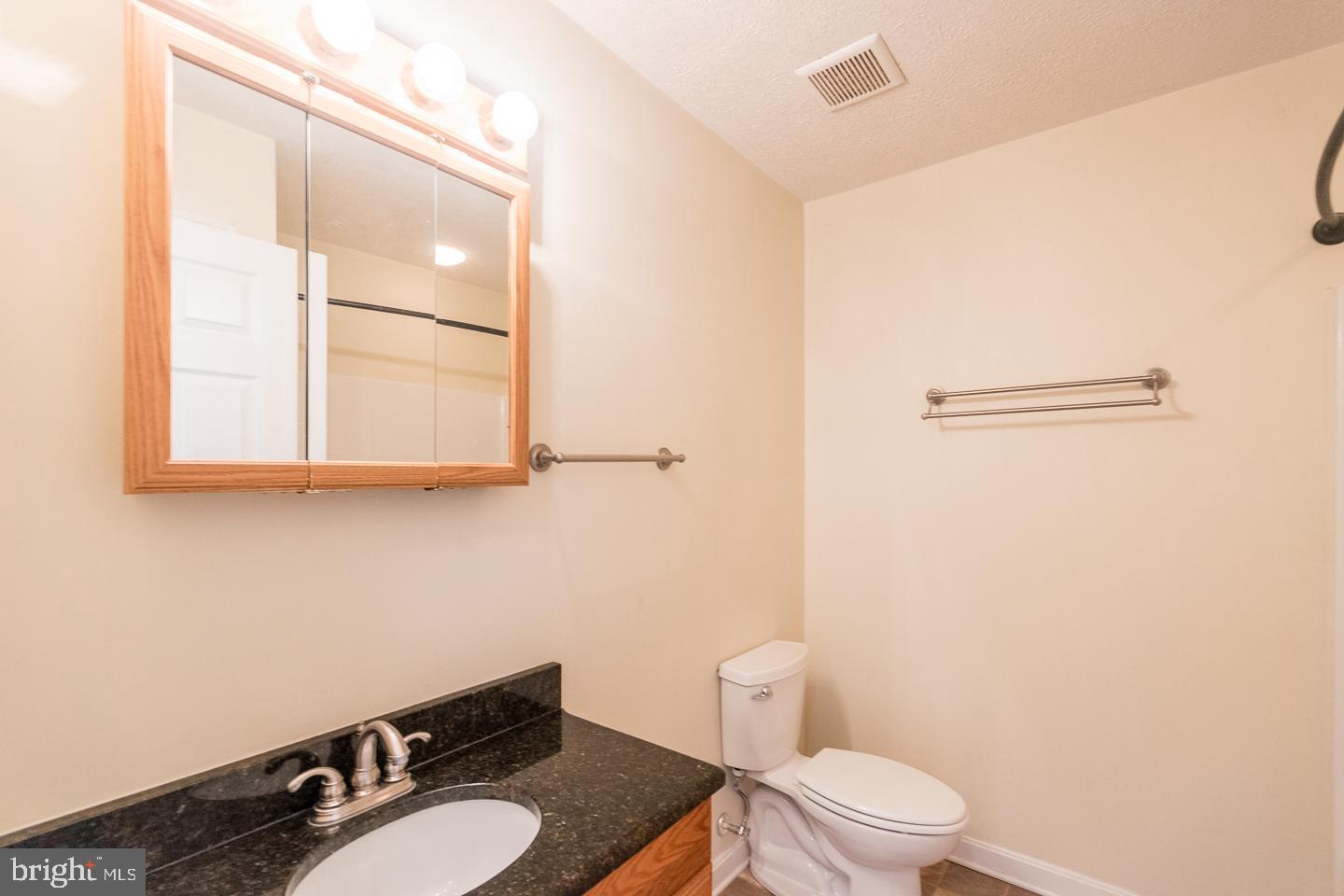 72 Hinton Ridge Lane Kearneysville, WV 25430 - Photo 22 of 40 Bath 2