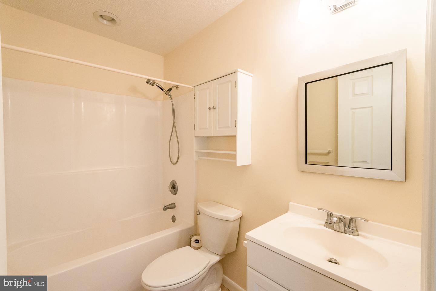 72 Hinton Ridge Lane Kearneysville, WV 25430 - Photo 26 of 40 Bath in In-law suite