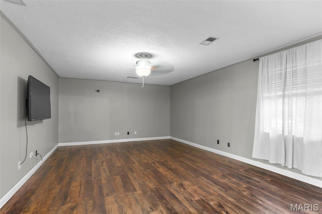 920 Starnes Street Kennett, MO 63857 - Photo 4 of 32