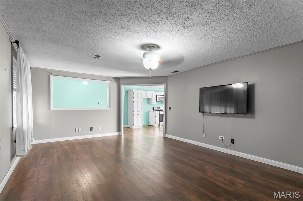 920 Starnes Street Kennett, MO 63857 - Photo 5 of 32