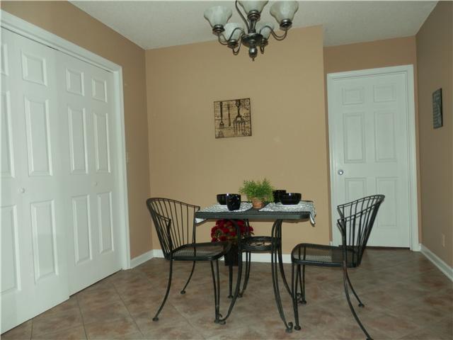 925 Hargrove Road West Dickson, TN 37055 - Photo 6 of 18 Eat in Country Kitchen