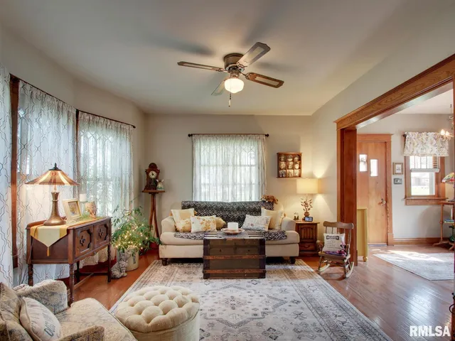 $207,900 | 2048 Locust Street, Quincy, IL 62301