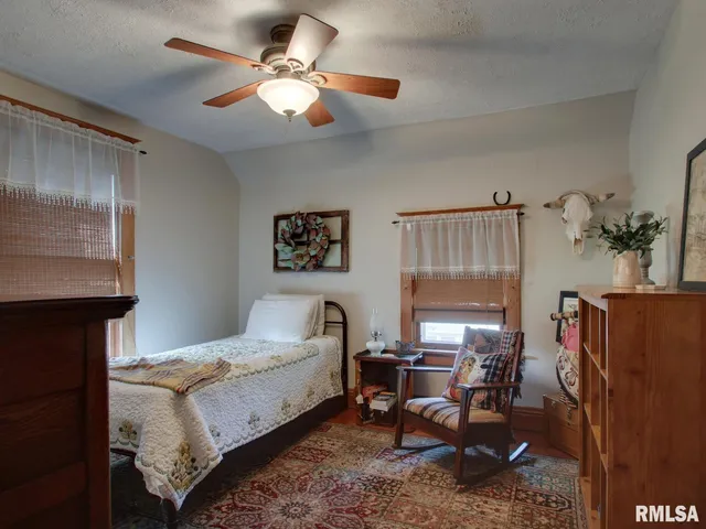 $207,900 | 2048 Locust Street, Quincy, IL 62301