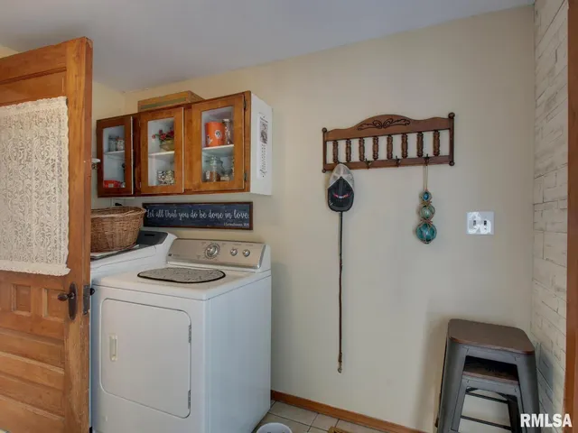 $207,900 | 2048 Locust Street, Quincy, IL 62301