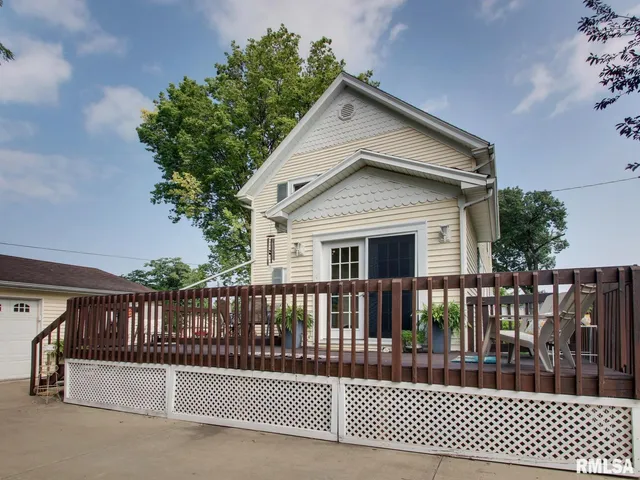 $207,900 | 2048 Locust Street, Quincy, IL 62301