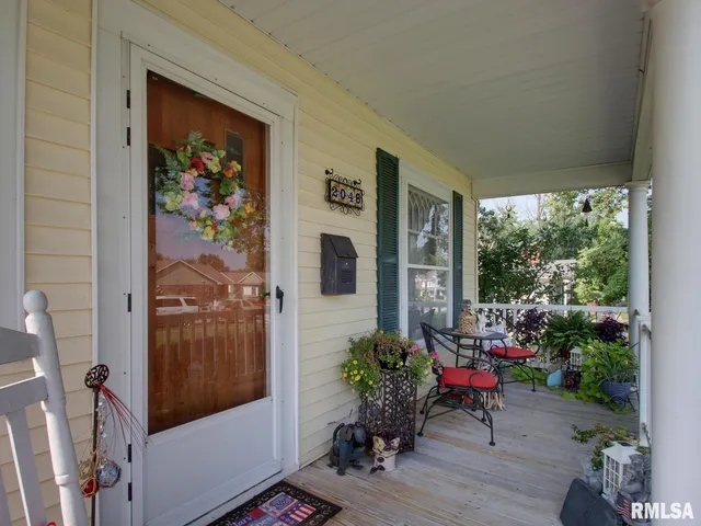 $207,900 | 2048 Locust Street, Quincy, IL 62301