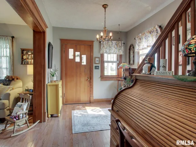 $207,900 | 2048 Locust Street, Quincy, IL 62301