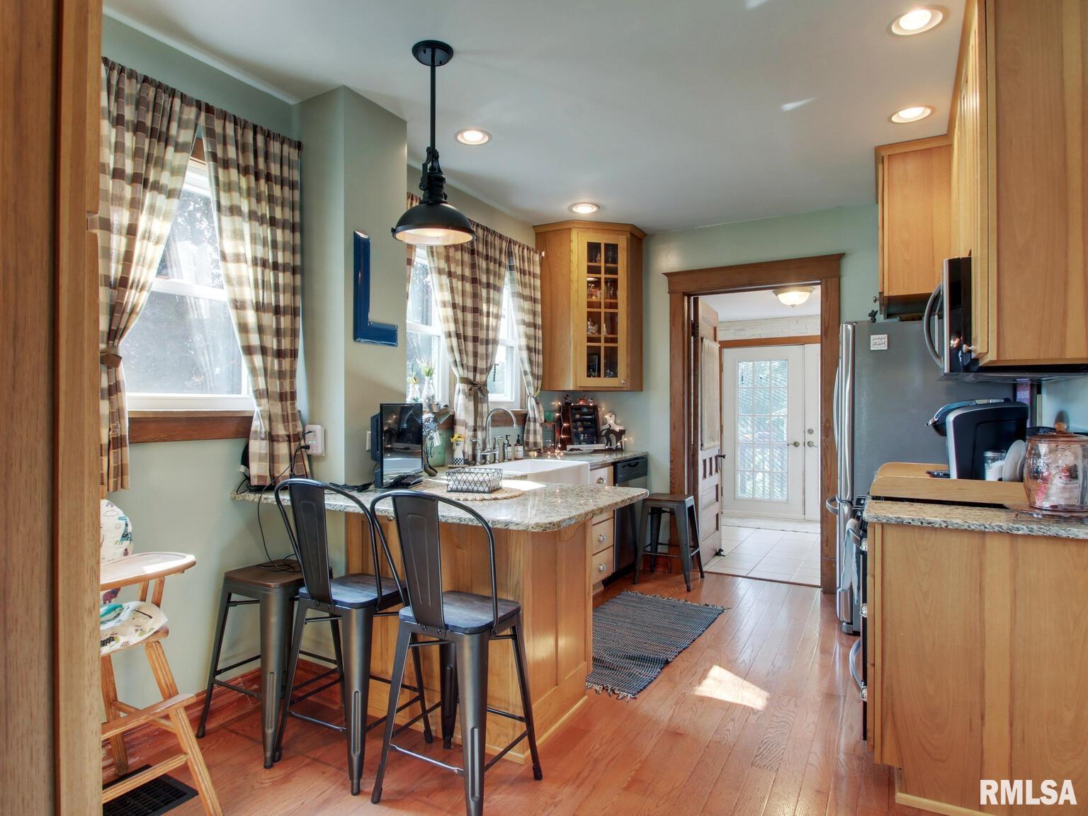 2048 Locust Street Quincy, IL 62301 - Photo 8 of 30