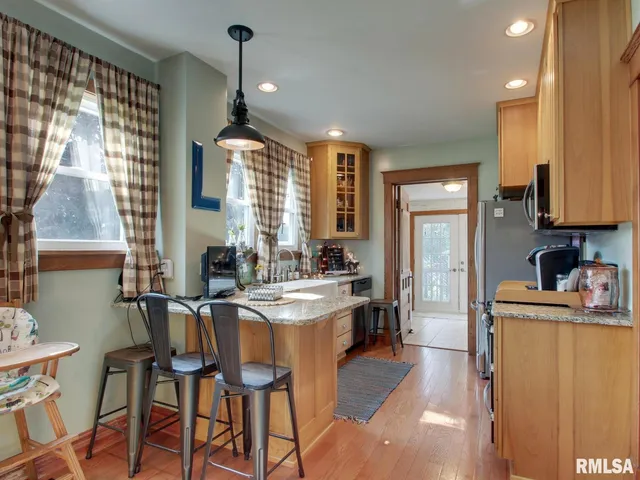 $207,900 | 2048 Locust Street, Quincy, IL 62301