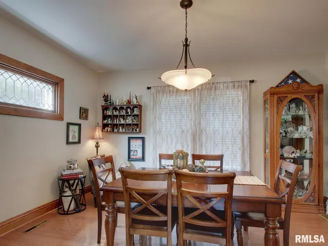 $207,900 | 2048 Locust Street, Quincy, IL 62301