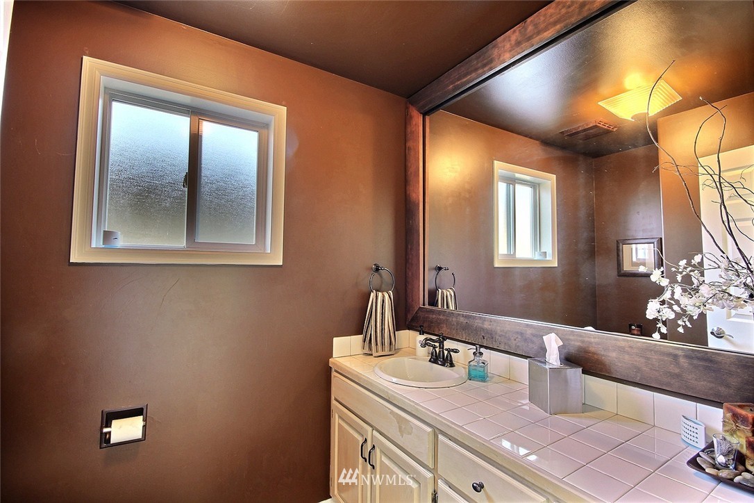1216 North 33rd Street Renton, WA 98056 - Photo 12 of 25