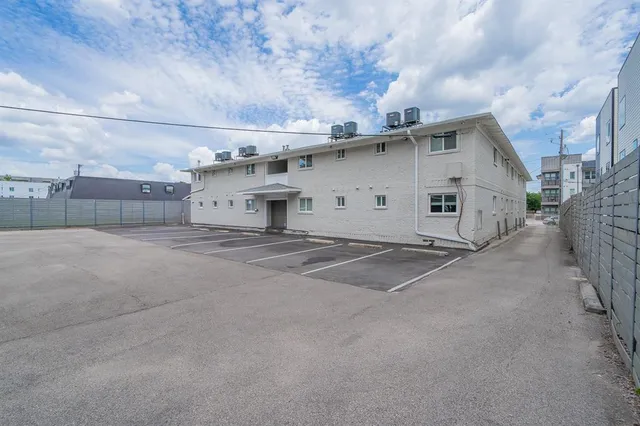 $900 | 4919 San Jacinto Street, Unit 108, Dallas, TX 75206