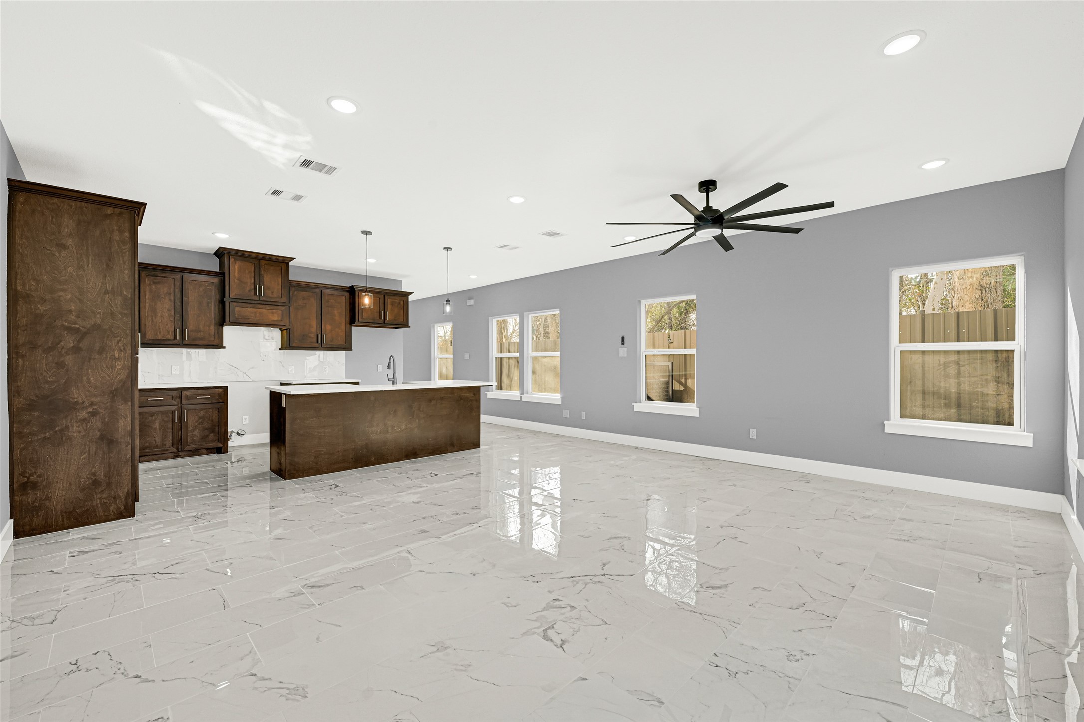 6605 Apollo Street Houston, TX 77091 - Photo 30 of 32 Modern open floor plan