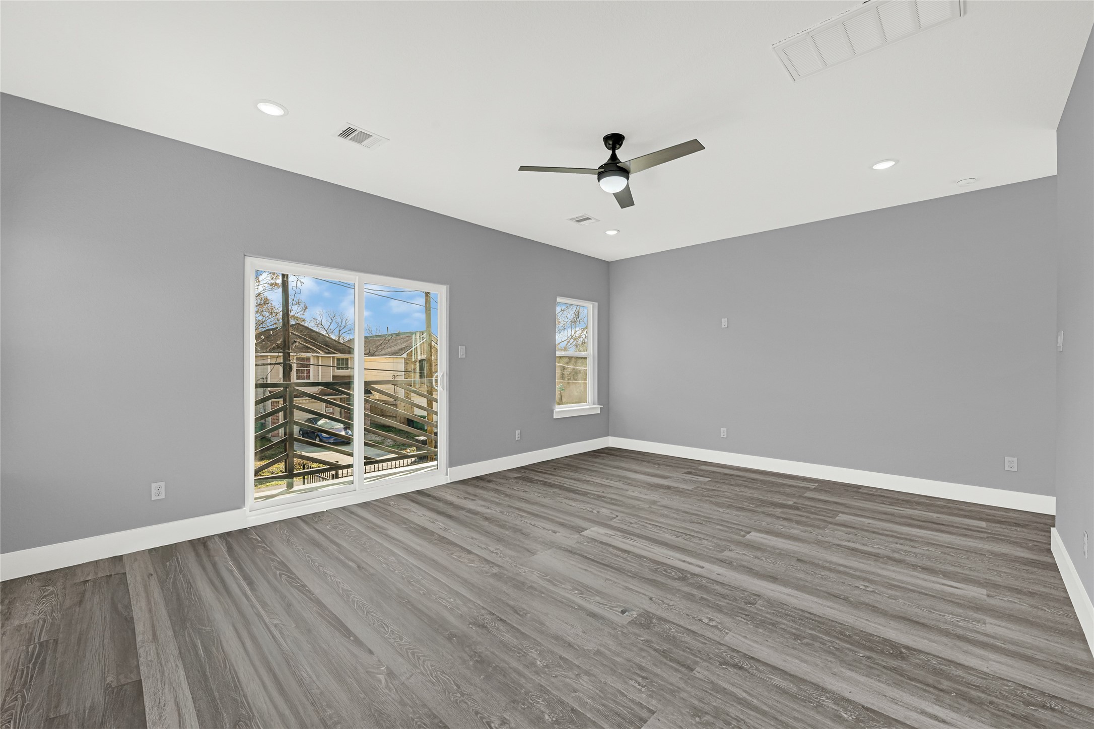 6605 Apollo Street Houston, TX 77091 - Photo 12 of 32 Master bedroom