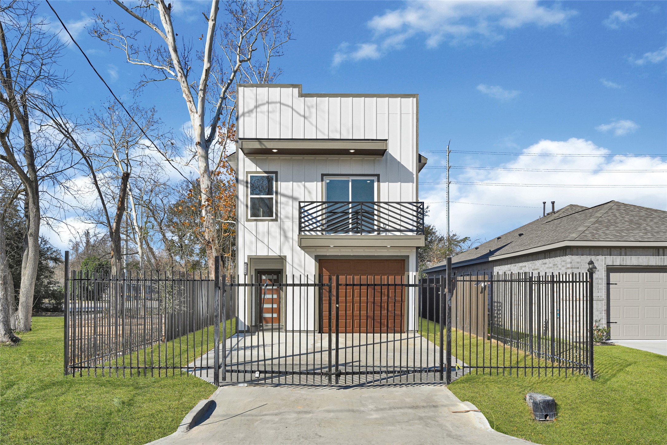 6605 Apollo Street Houston, TX 77091 - Photo 2 of 32 Fully fenced, Wrought Iron fence on the front