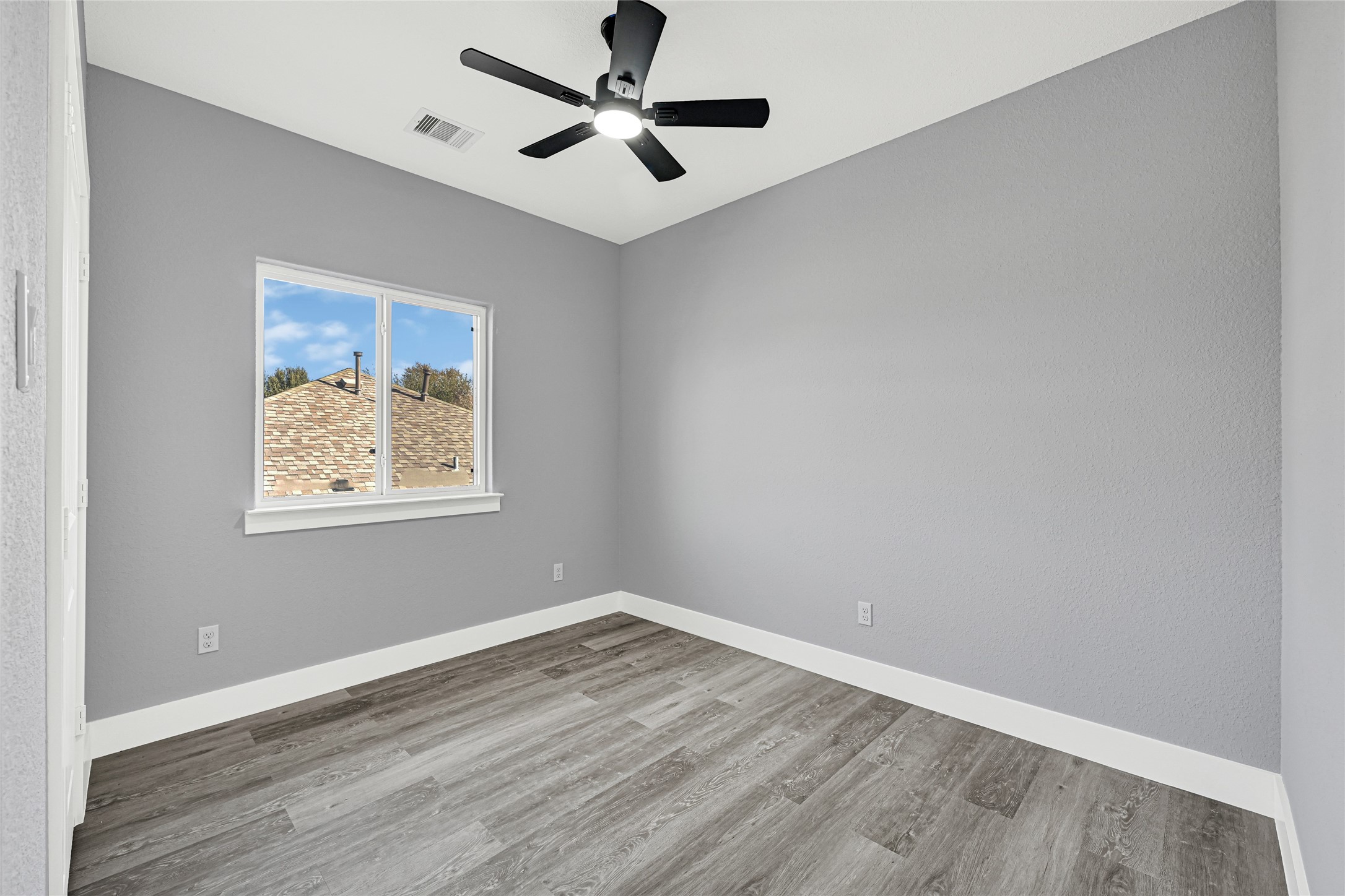 6605 Apollo Street Houston, TX 77091 - Photo 23 of 32 Bedroom #2