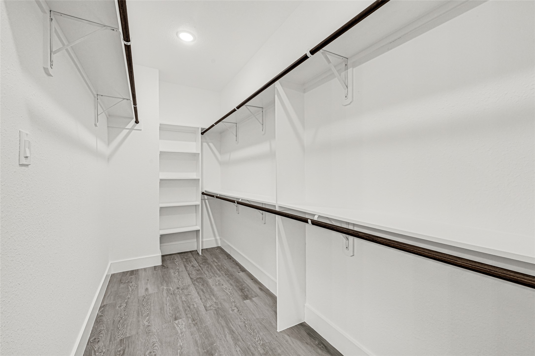 6605 Apollo Street Houston, TX 77091 - Photo 27 of 32 Master bedroom walk in closet