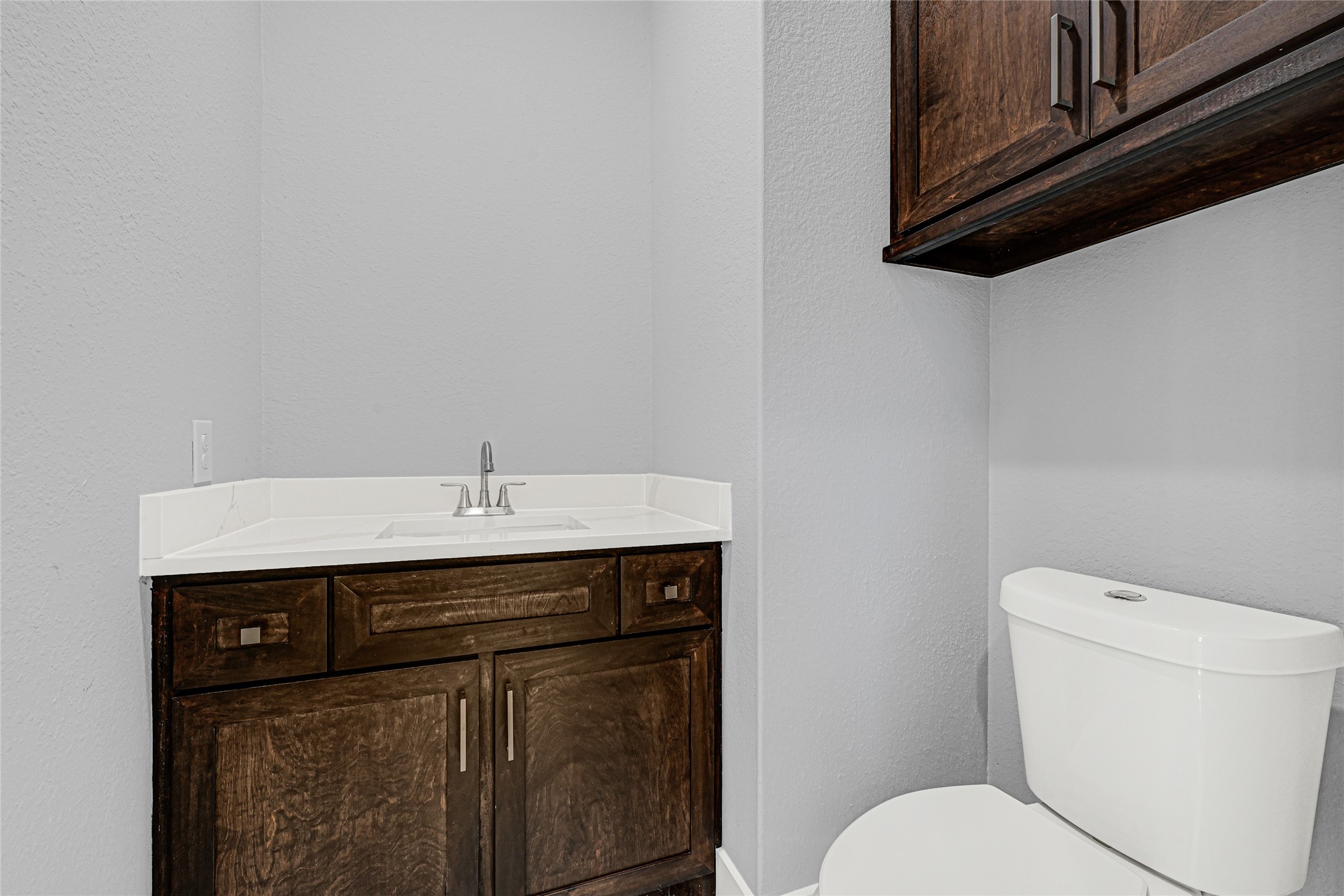 6605 Apollo Street Houston, TX 77091 - Photo 7 of 32 Half bath downstiars