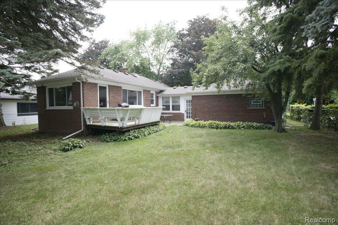 15050 Graham Road Redford, MI 48239 - Photo 25 of 25 REAR EXTERIOR