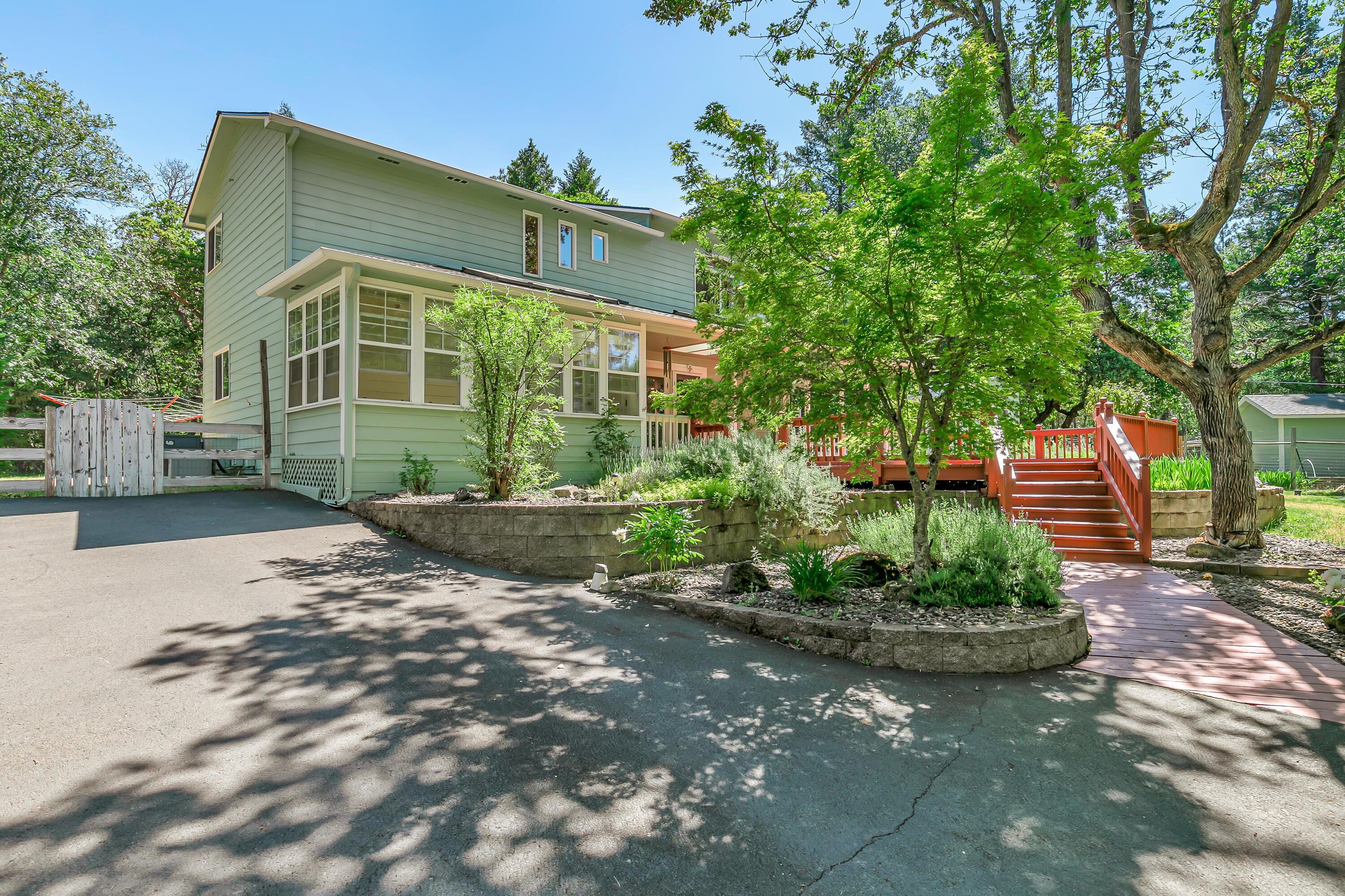 245 China Gulch Road Jacksonville, OR 97530 - Photo 47 of 65 9R9A3791