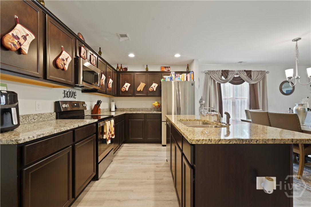 33 Easy Street Guyton, GA 31312 - Photo 5 of 20 Kitchen