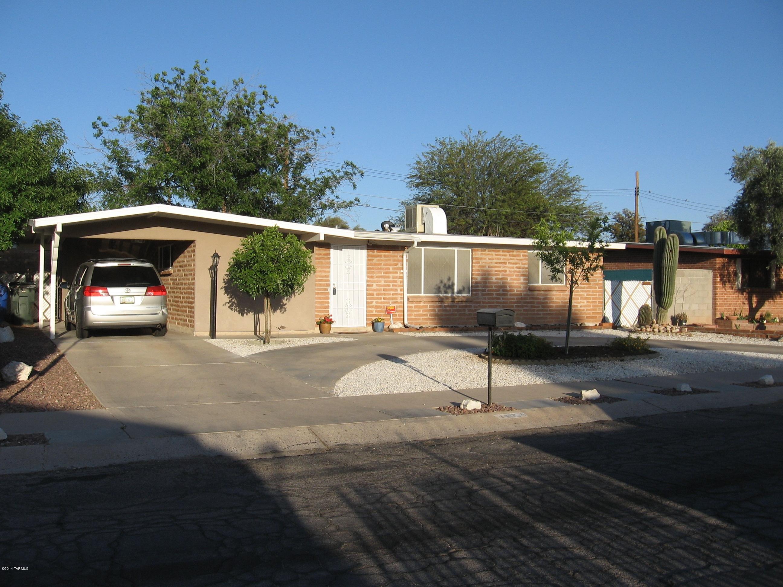 4054 North Pomona Road Tucson, AZ 85705 - Photo 2 of 18