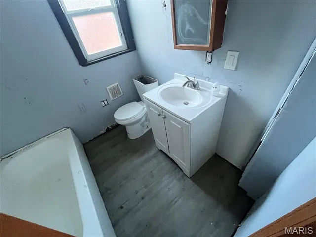 $39,900 | 6732 Robbins Avenue, St. Louis, MO 63133