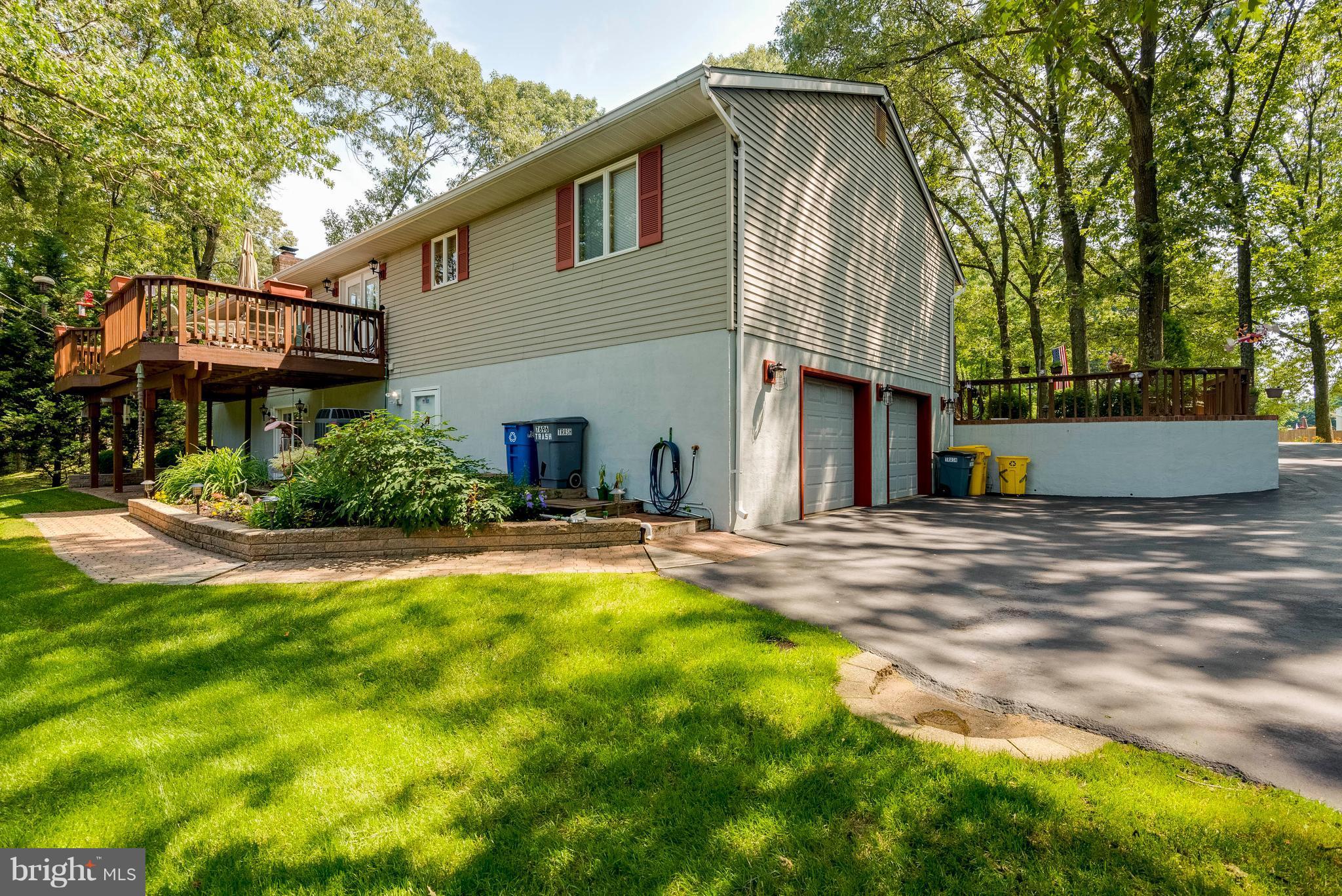 7696 Mahogany Road Severn, MD 21144 - Photo 4 of 30 Two Car Garage