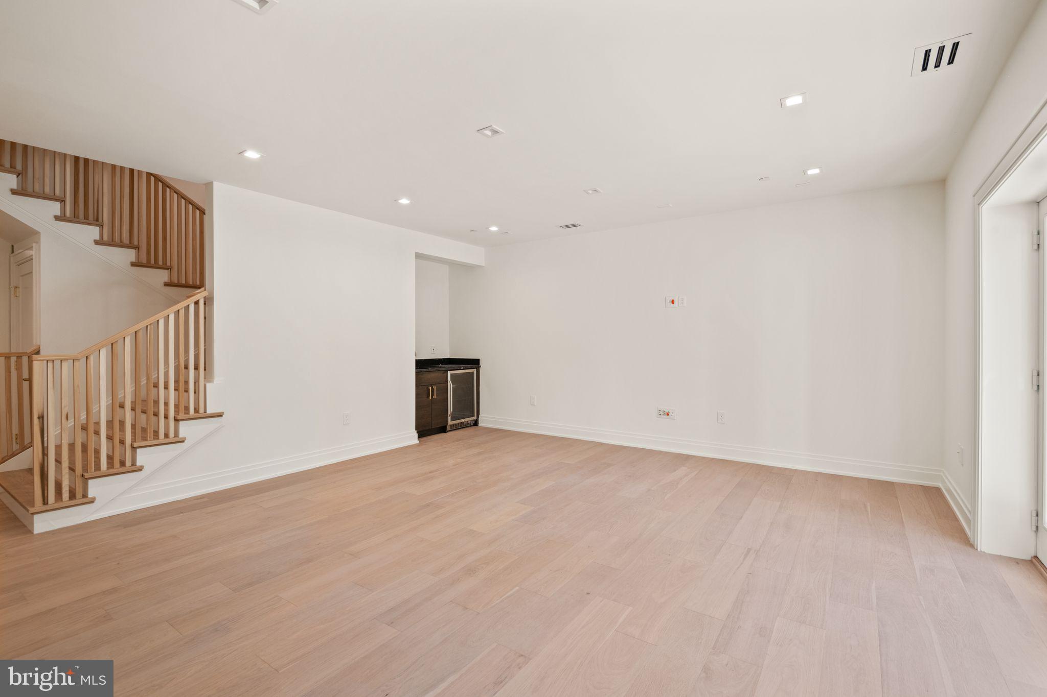 5022 Cathedral Avenue Northwest Washington, DC 20016 - Photo 40 of 50
