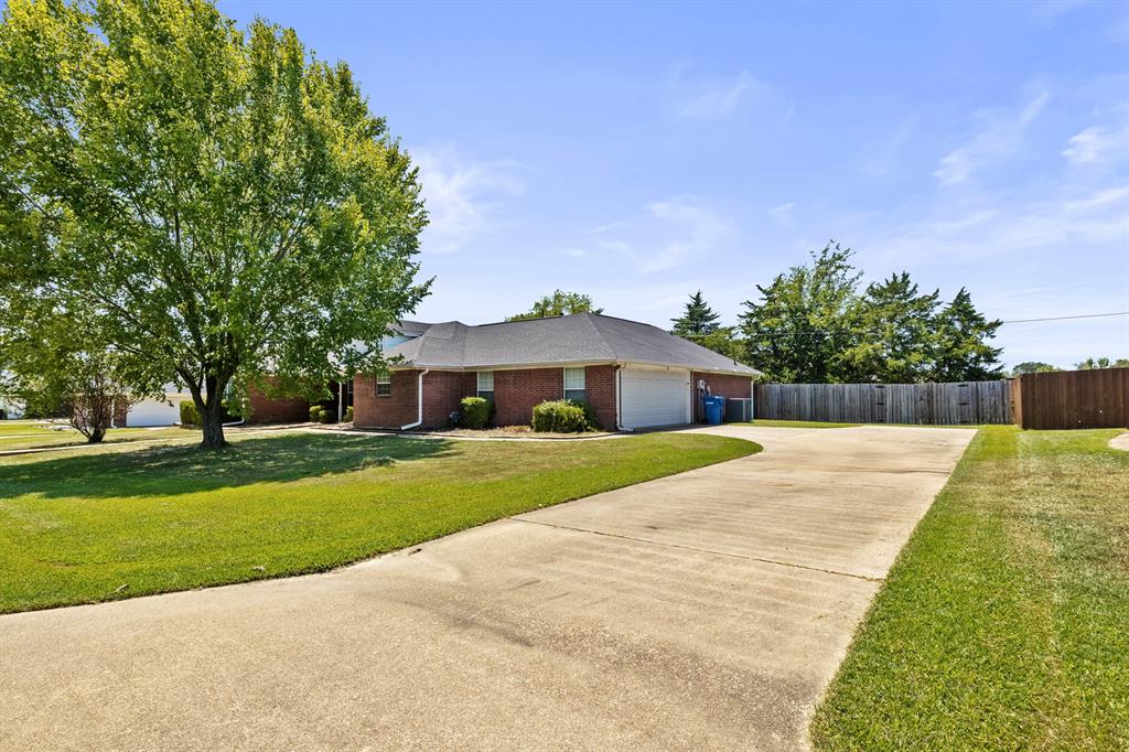2707 Silver Spring Trail Mount Pleasant, TX 75455 - Photo 2 of 30 Gallery Image 2