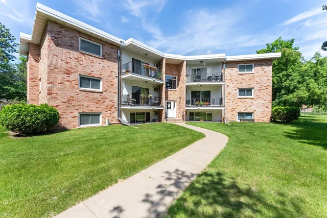 $155,000 | 1150 Dellwood Street South, Unit 306, Cambridge, MN 55008