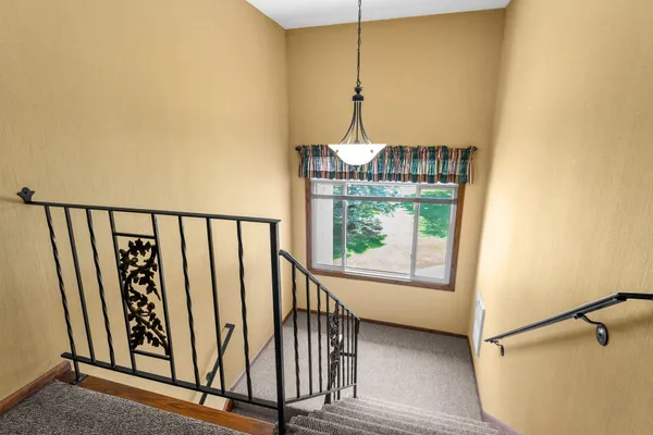 $149,500 | 1150 Dellwood Street South, Unit 306, Cambridge, MN 55008