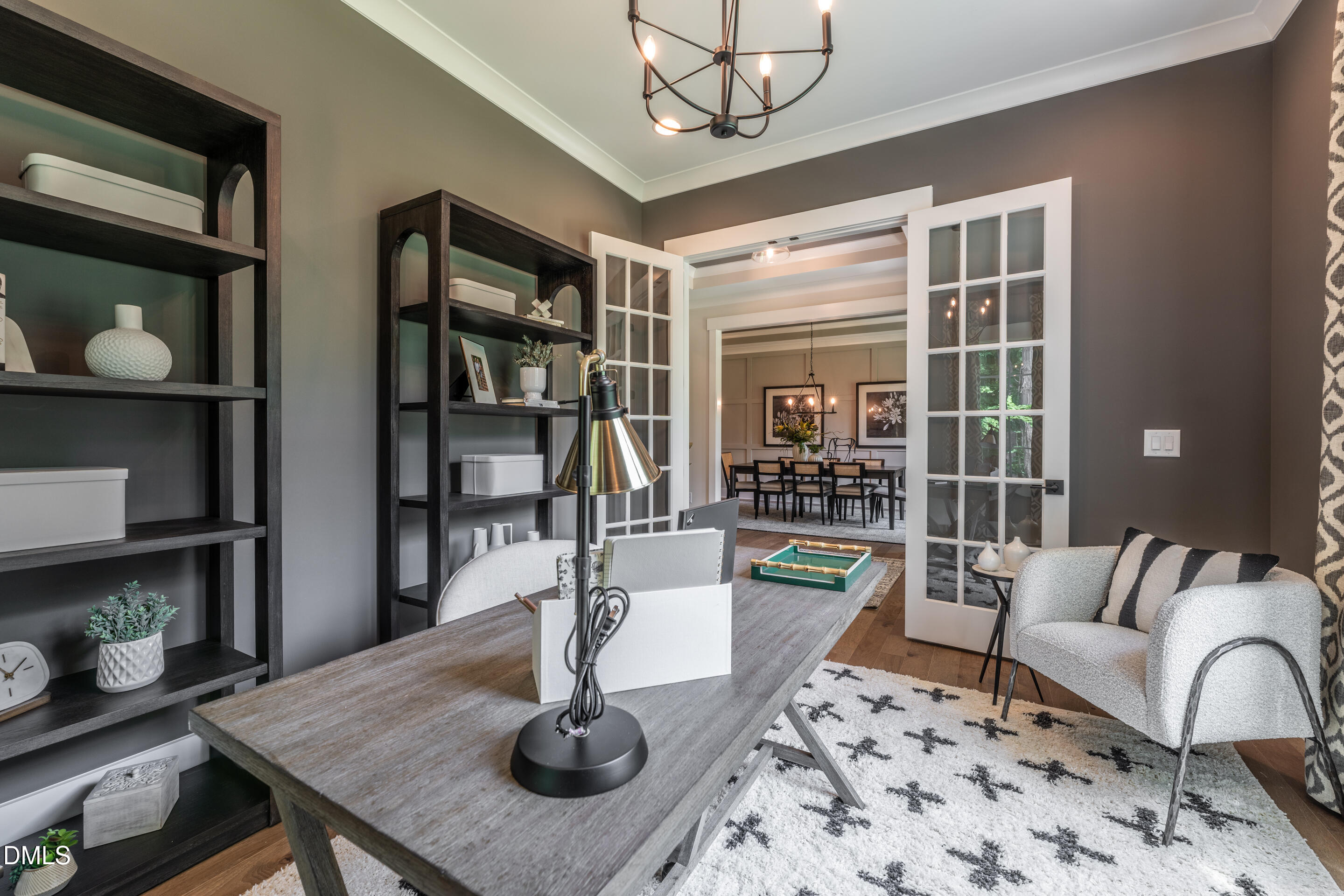 247 Ivy Rdg Road Chapel Hill, NC 27516 - Photo 5 of 70 a living room with furniture and wooden floor