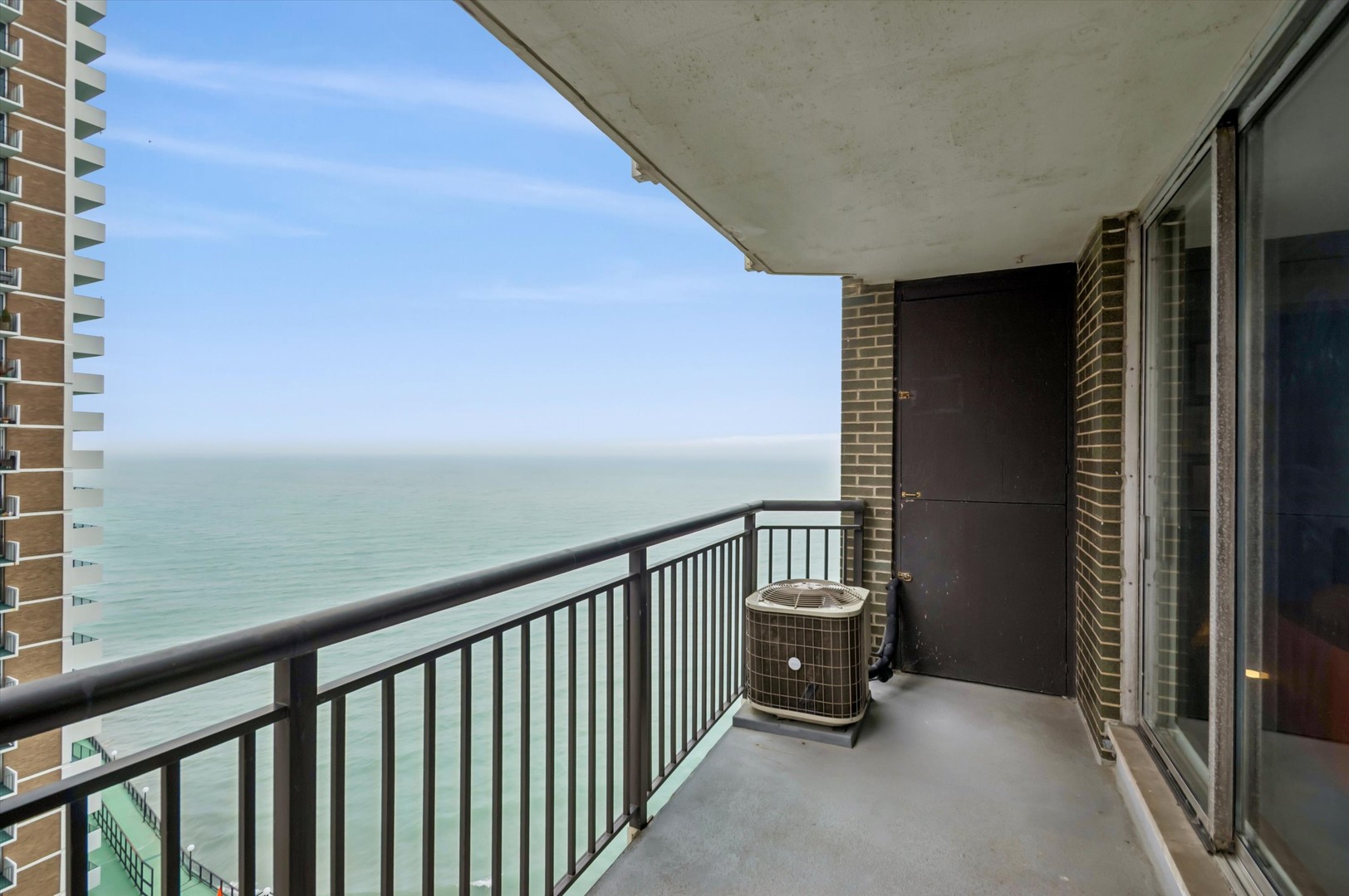 6007 North Sheridan Road, Unit 15B Chicago, IL 60660 - Photo 18 of 18 a view of a balcony