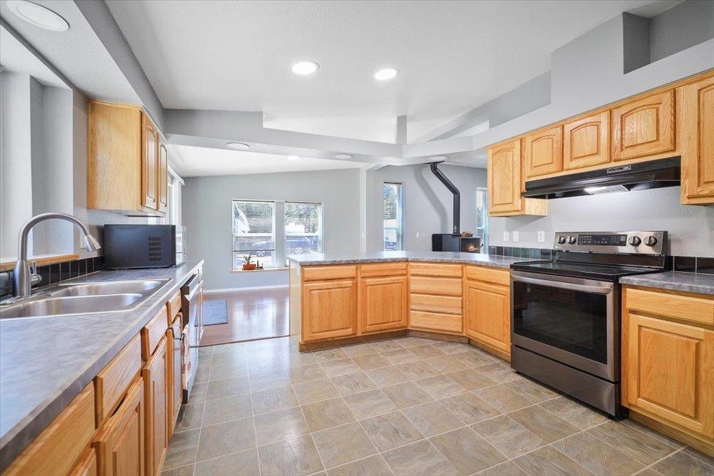 40522 North Hardesty Road Elk, WA 99009 - Photo 13 of 34