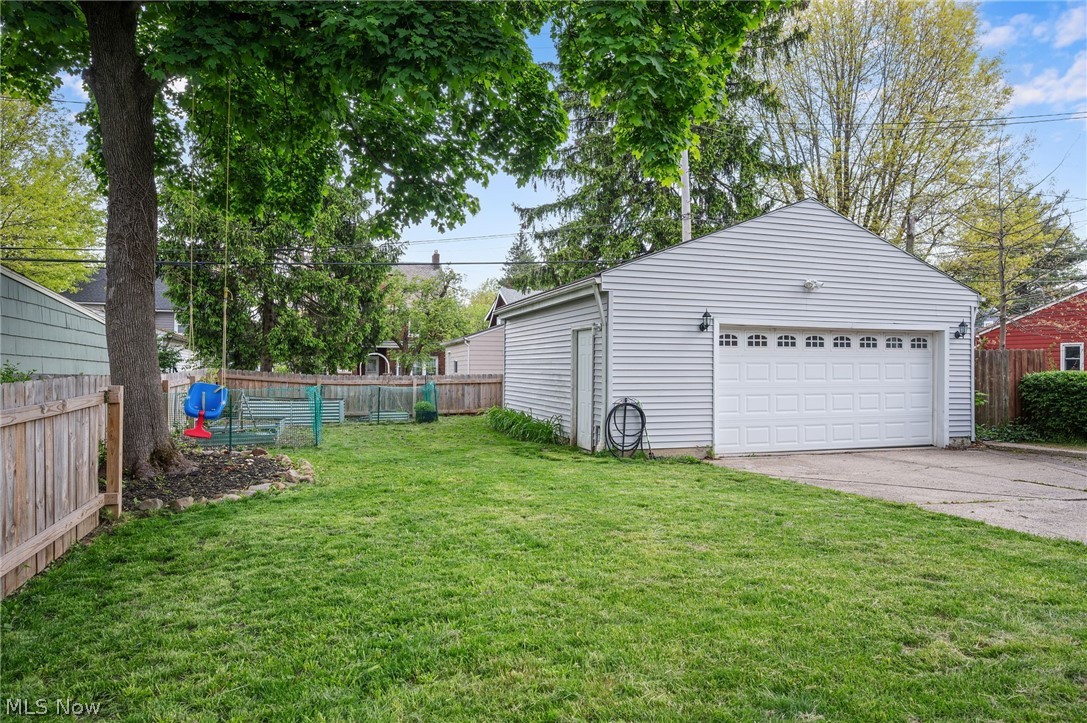 3141 Coleridge Road Cleveland Heights, OH 44118 - Photo 40 of 47 View of yard and garage