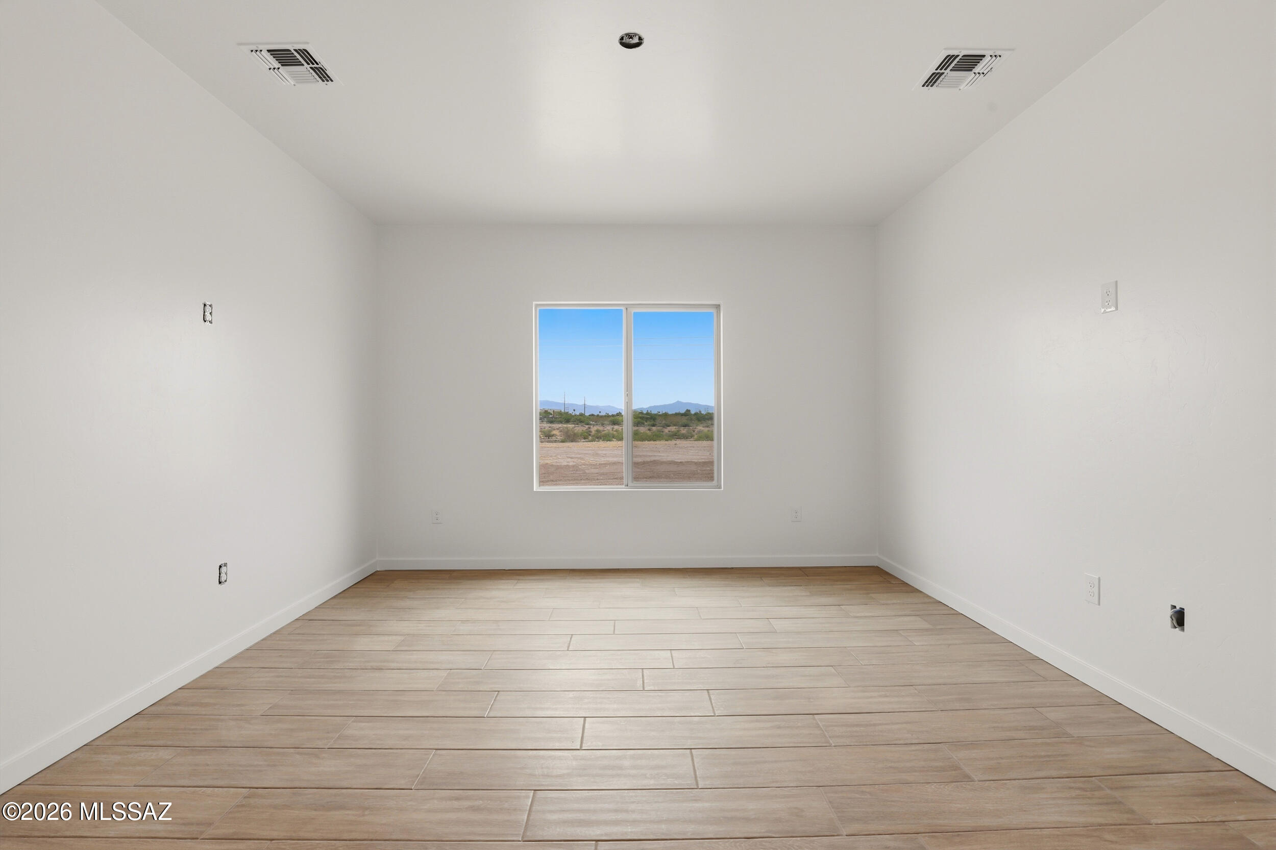 5583 South Swires Road Tucson, AZ 85746 - Photo 8 of 23 12_swires_010
