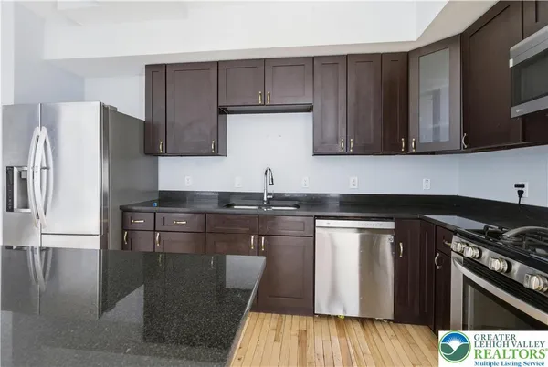 $2,300 | 623 Walnut Street, Unit C2, Easton, PA 18042