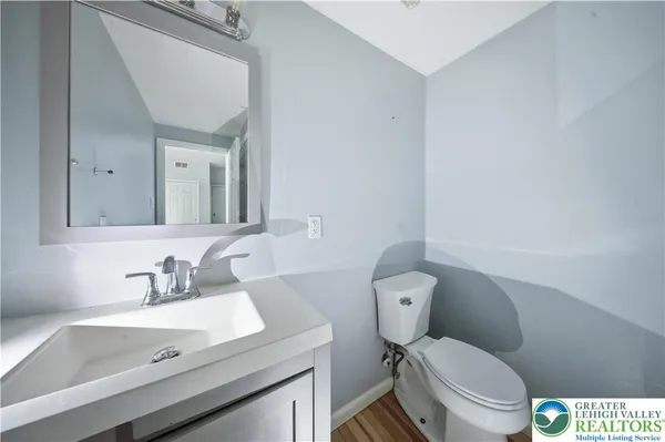 $2,300 | 623 Walnut Street, Unit C2, Easton, PA 18042