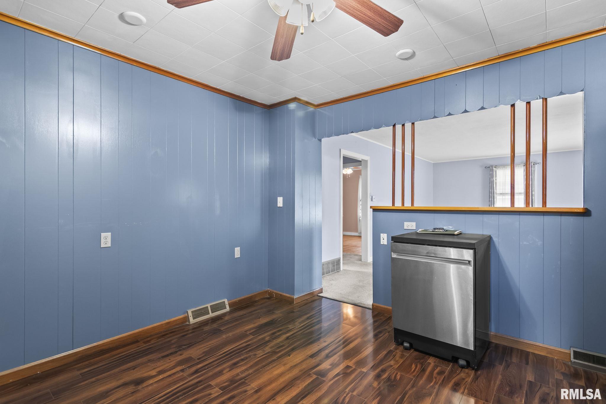 631 Chase Street Hillsboro, IL 62049 - Photo 11 of 32