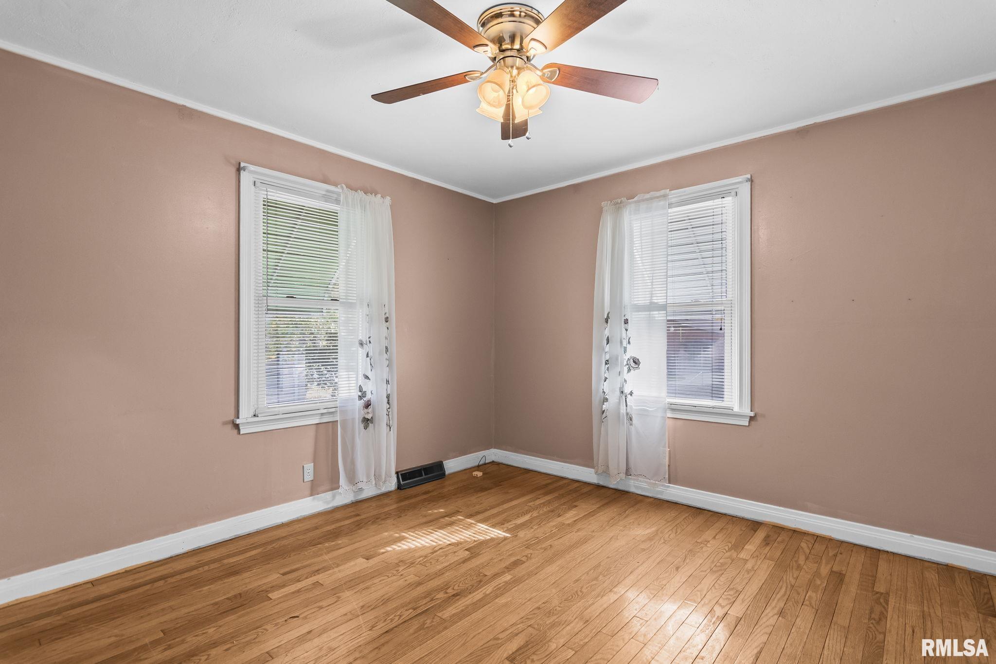 631 Chase Street Hillsboro, IL 62049 - Photo 16 of 32