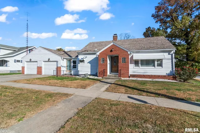 $75,000 | 631 Chase Street, Hillsboro, IL 62049